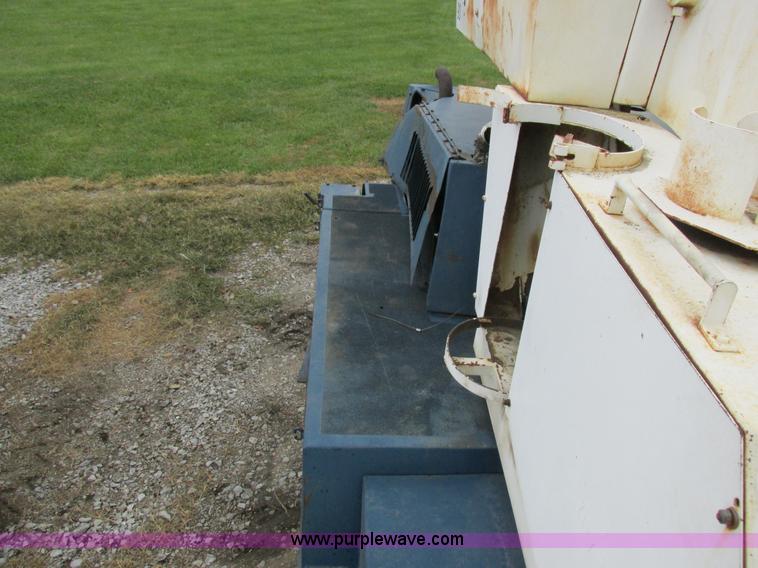 image for item I8880 Drott 1800CC crane