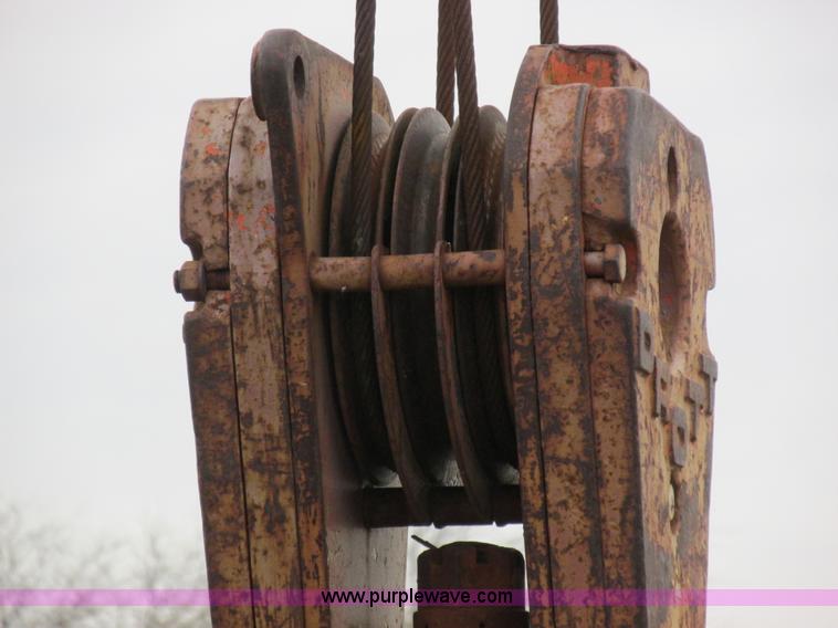 image for item I8880 Drott 1800CC crane