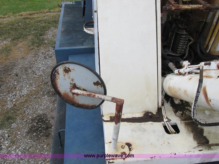 image for item I8880 Drott 1800CC crane