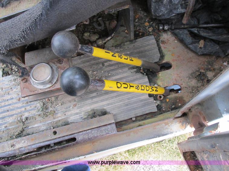 image for item I8880 Drott 1800CC crane