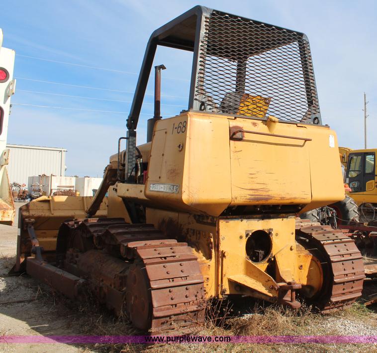 image for item J3175 1978 John Deere 750E dozer