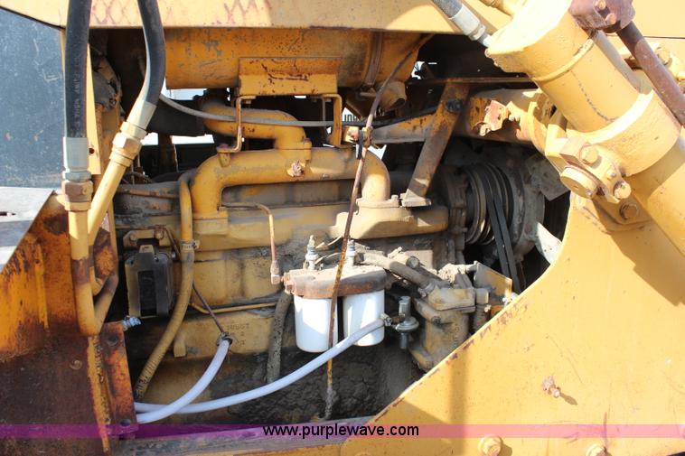 image for item J3175 1978 John Deere 750E dozer