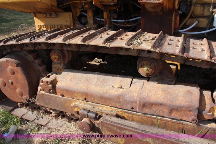 image for item J3175 1978 John Deere 750E dozer