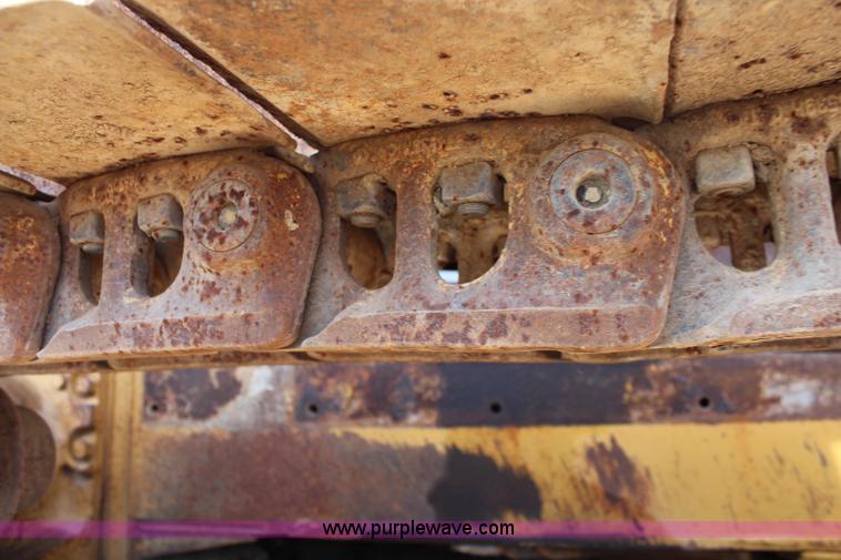 image for item J3175 1978 John Deere 750E dozer