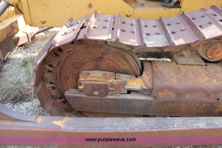image for item J3175 1978 John Deere 750E dozer