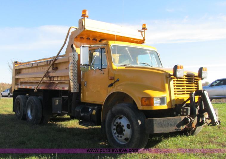 image for item Z9111 1998 International 4900 dump truck