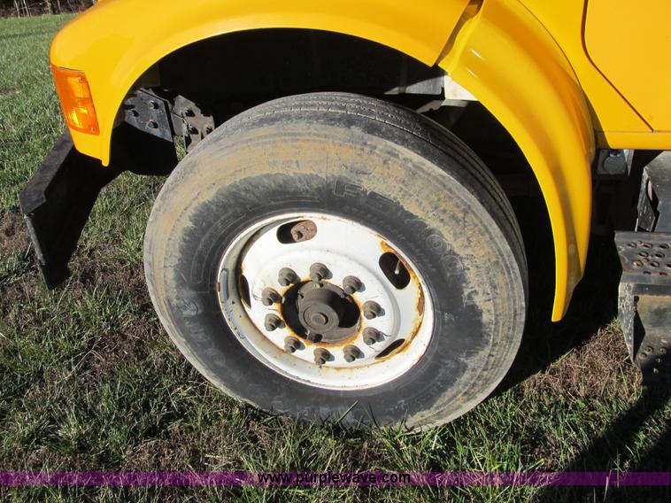 image for item Z9111 1998 International 4900 dump truck