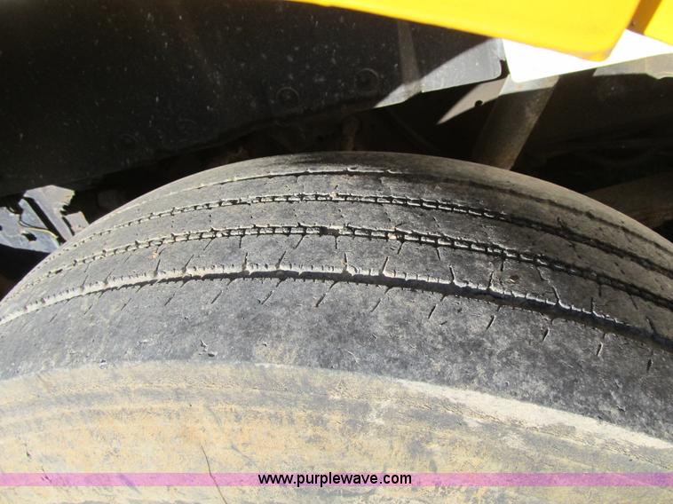 image for item Z9111 1998 International 4900 dump truck