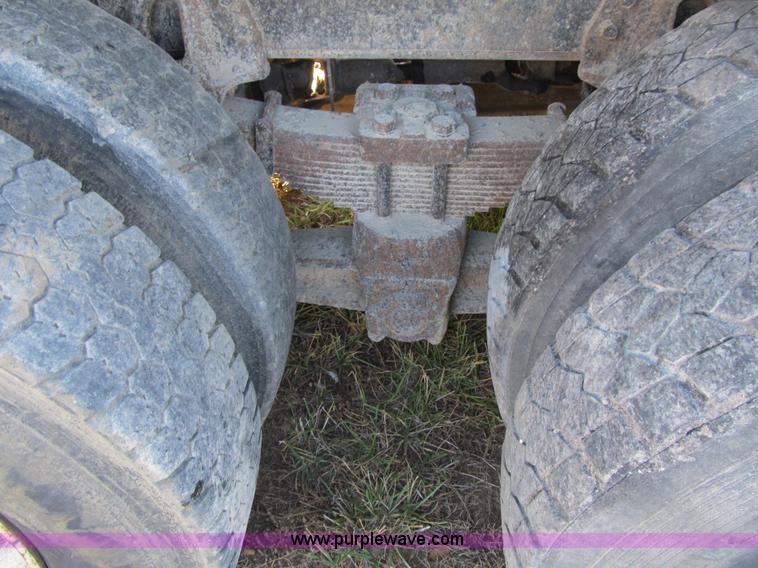 image for item Z9111 1998 International 4900 dump truck