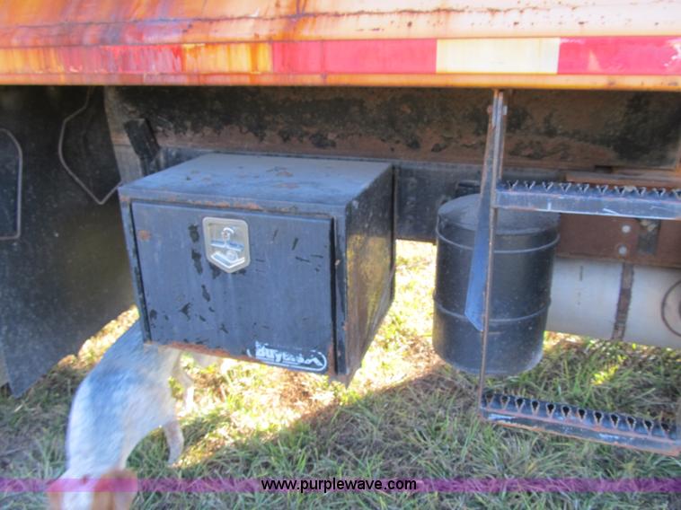 image for item Z9111 1998 International 4900 dump truck