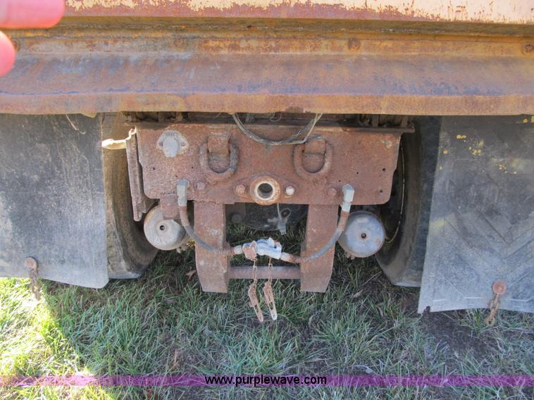 image for item Z9111 1998 International 4900 dump truck