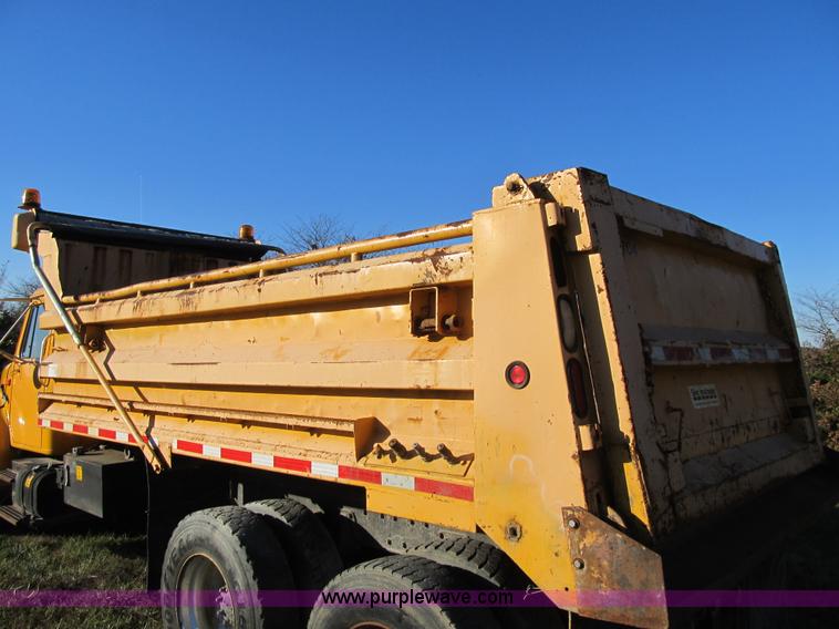 image for item Z9111 1998 International 4900 dump truck