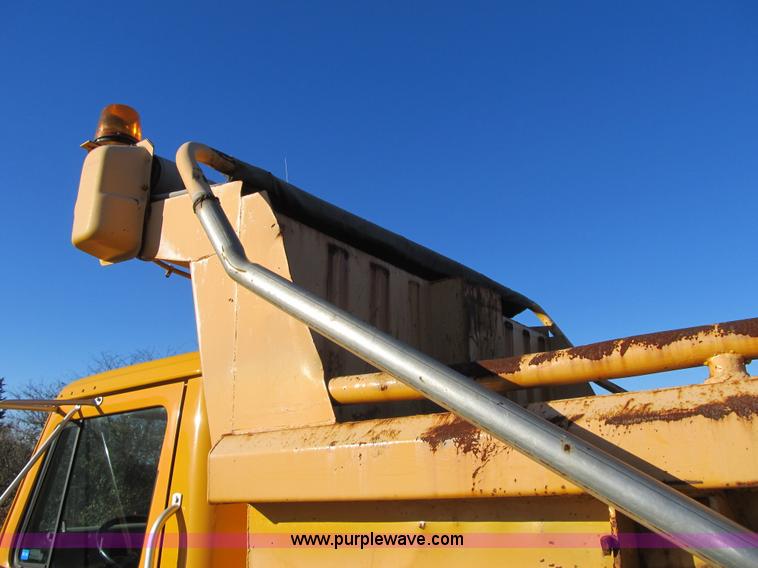 image for item Z9111 1998 International 4900 dump truck