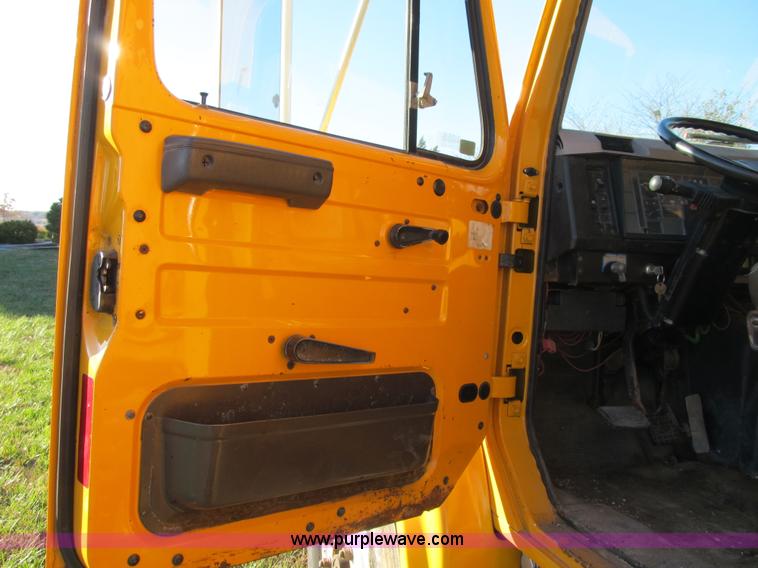 image for item Z9111 1998 International 4900 dump truck