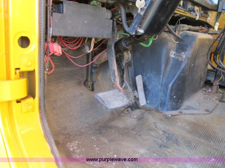 image for item Z9111 1998 International 4900 dump truck