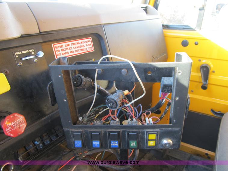 image for item Z9111 1998 International 4900 dump truck