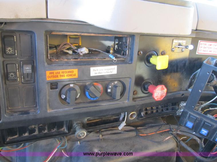 image for item Z9111 1998 International 4900 dump truck