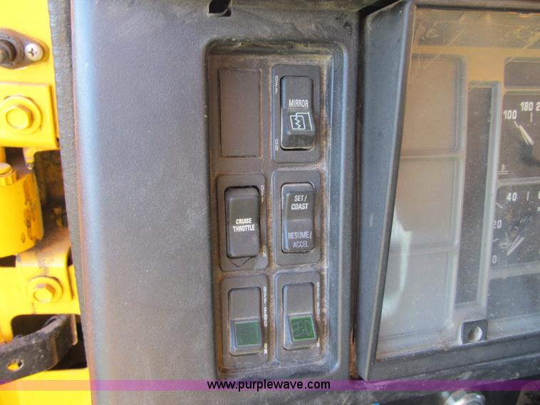 image for item Z9111 1998 International 4900 dump truck