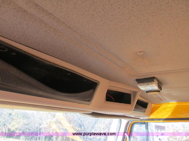 image for item Z9111 1998 International 4900 dump truck