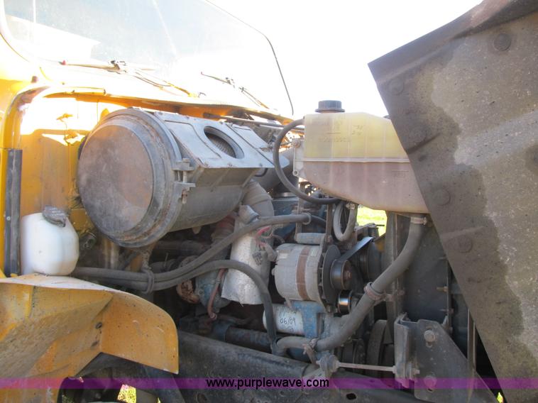 image for item Z9111 1998 International 4900 dump truck