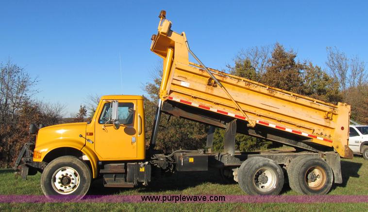 image for item Z9111 1998 International 4900 dump truck