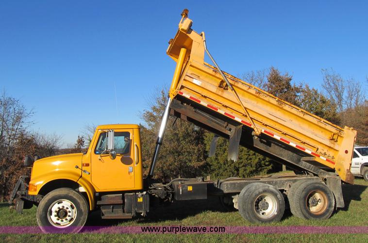 image for item Z9111 1998 International 4900 dump truck