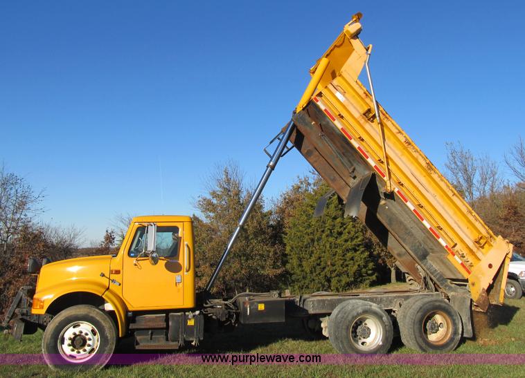 image for item Z9111 1998 International 4900 dump truck