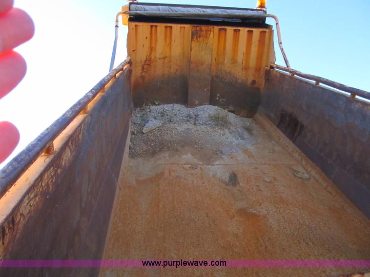 image for item Z9111 1998 International 4900 dump truck