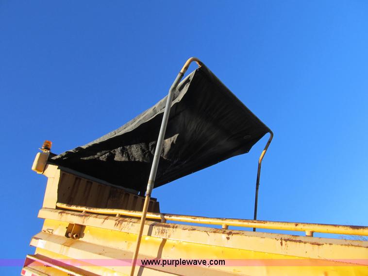 image for item Z9111 1998 International 4900 dump truck