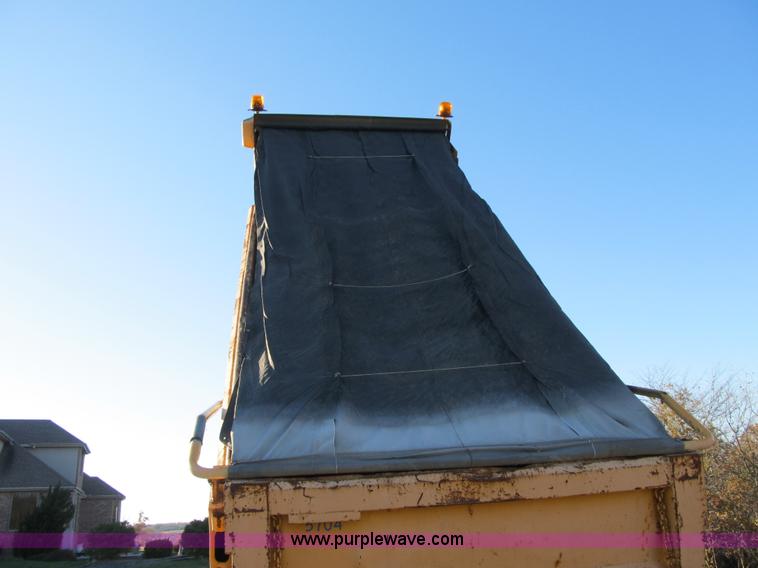 image for item Z9111 1998 International 4900 dump truck