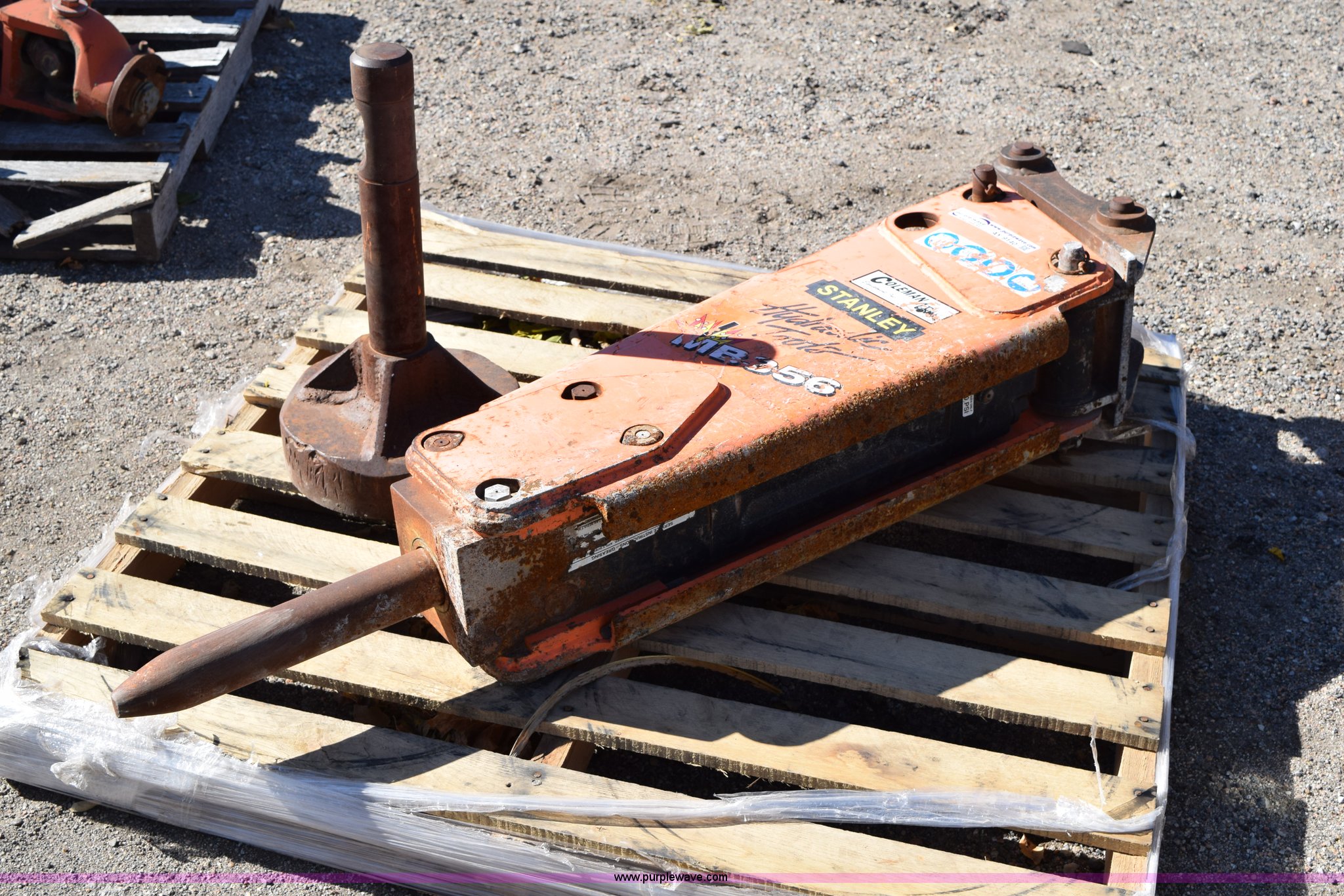Stanley MB356 hydraulic hammer in Wichita, KS Item AY9140 sold
