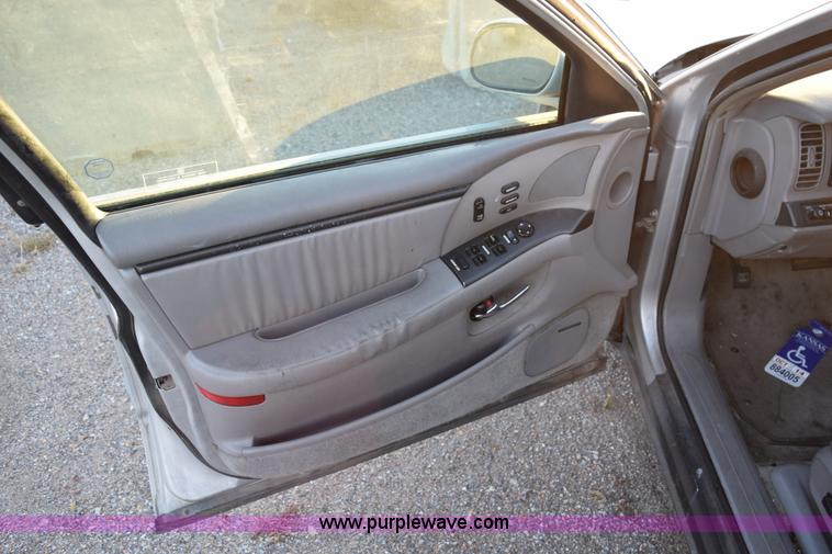 image for item I8636 2000 Buick Park Avenue Ultra