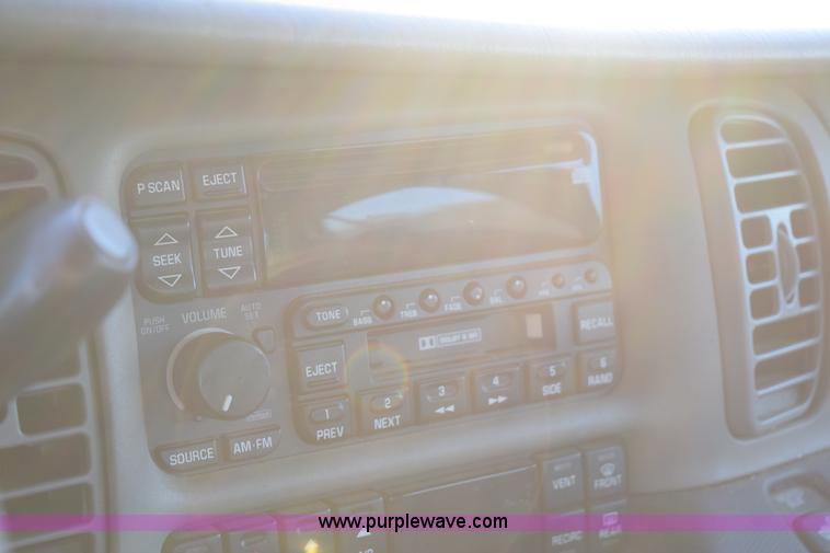 image for item I8636 2000 Buick Park Avenue Ultra