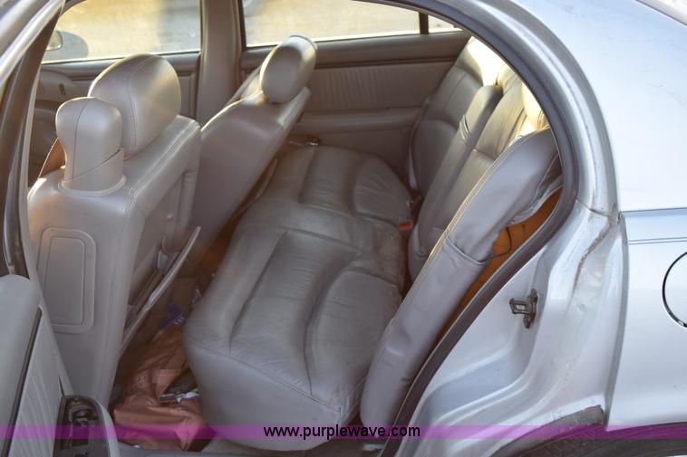 image for item I8636 2000 Buick Park Avenue Ultra
