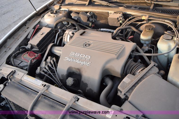 image for item I8636 2000 Buick Park Avenue Ultra