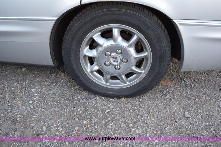 image for item I8636 2000 Buick Park Avenue Ultra