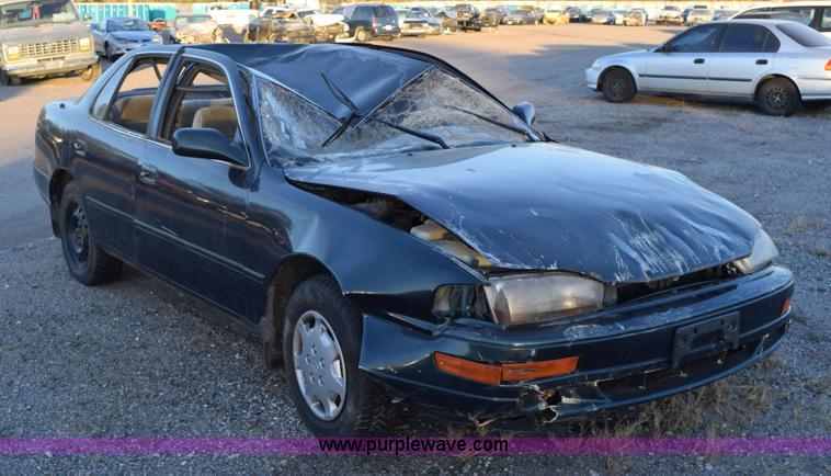 image for item I8637 1993 Toyota Camry LE