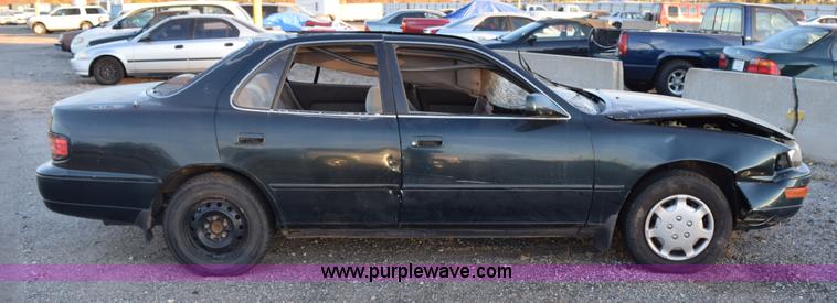 image for item I8637 1993 Toyota Camry LE