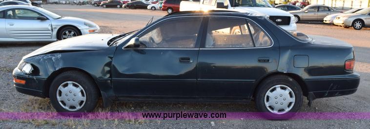 image for item I8637 1993 Toyota Camry LE