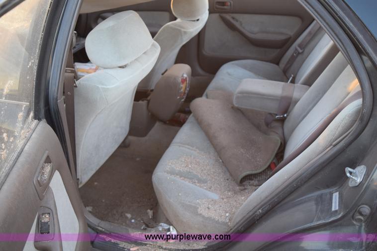 image for item I8637 1993 Toyota Camry LE