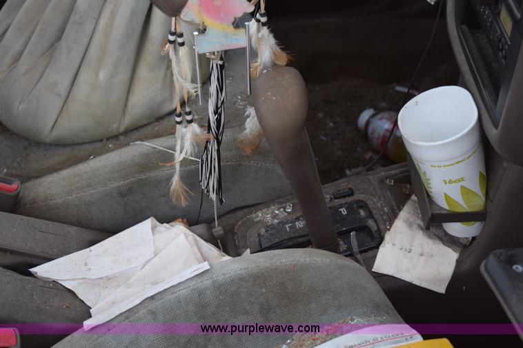 image for item I8637 1993 Toyota Camry LE