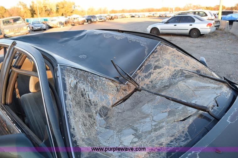 image for item I8637 1993 Toyota Camry LE