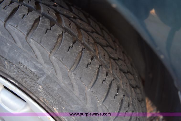 image for item I8637 1993 Toyota Camry LE