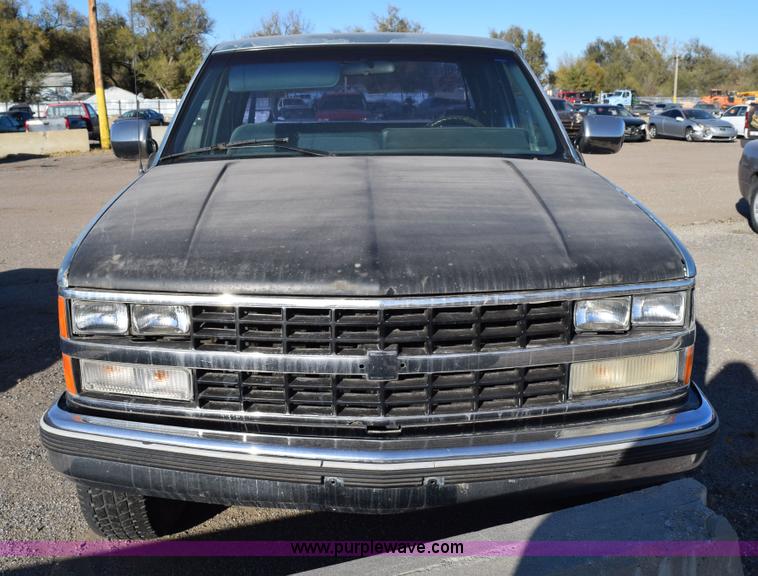 image for item I8638 1989 Chevrolet Silverado 1500 Ext. Cab pickup truck
