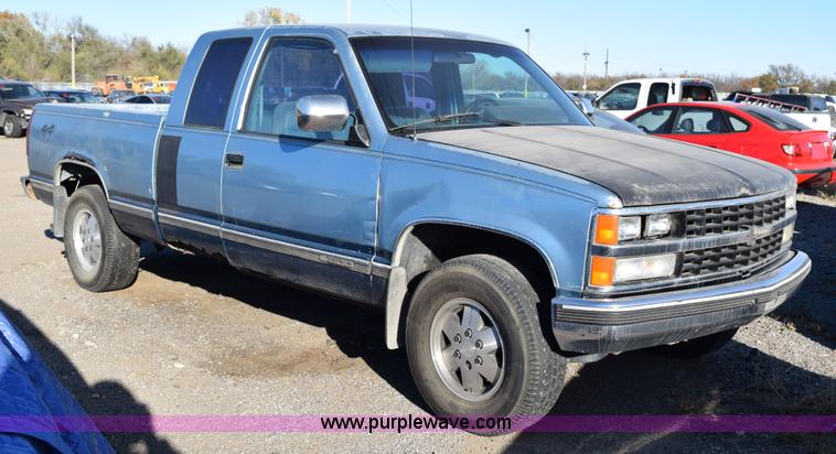 image for item I8638 1989 Chevrolet Silverado 1500 Ext. Cab pickup truck