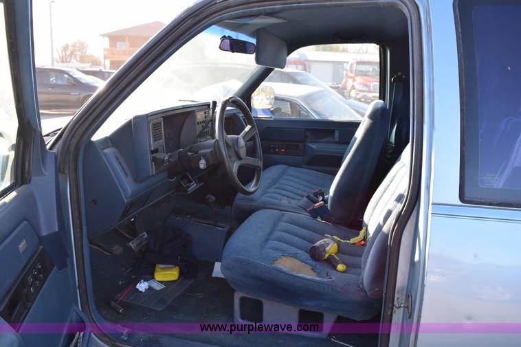 image for item I8638 1989 Chevrolet Silverado 1500 Ext. Cab pickup truck