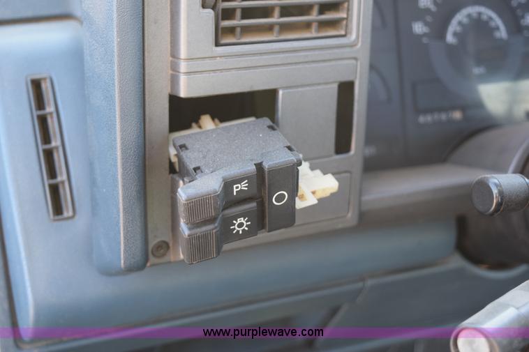 image for item I8638 1989 Chevrolet Silverado 1500 Ext. Cab pickup truck