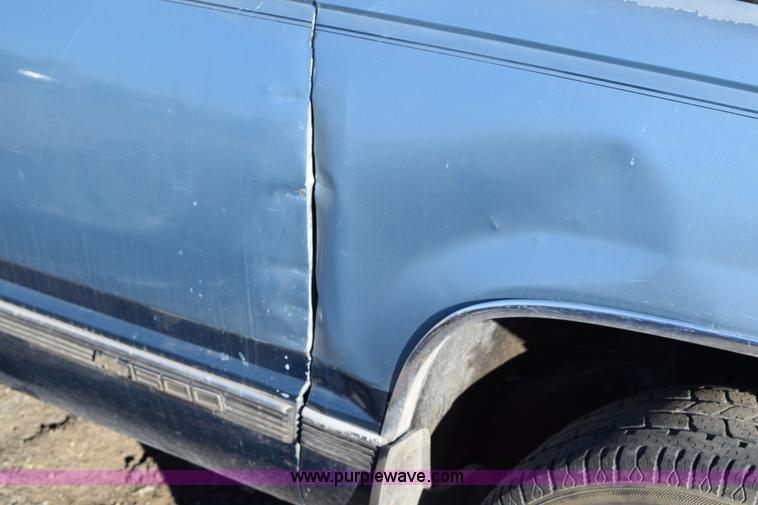 image for item I8638 1989 Chevrolet Silverado 1500 Ext. Cab pickup truck