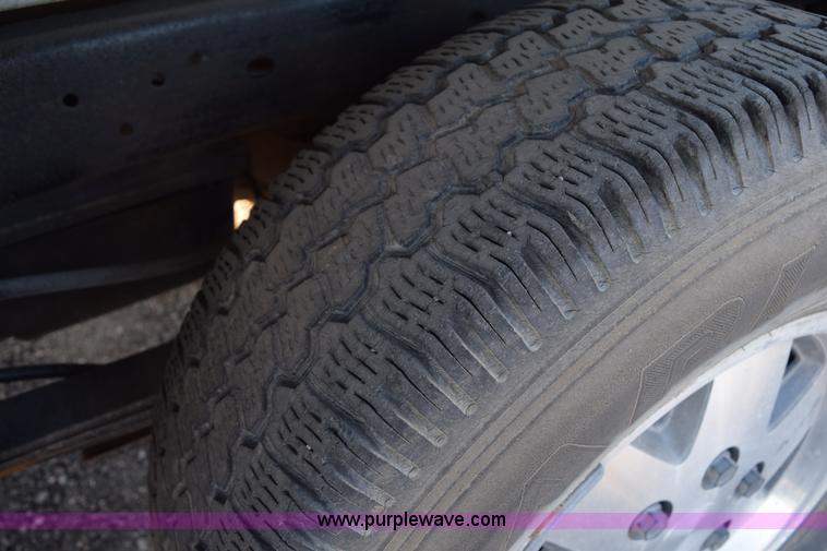 image for item I8638 1989 Chevrolet Silverado 1500 Ext. Cab pickup truck