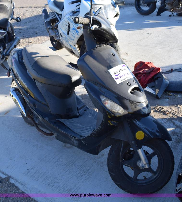 image for item I8642 2012 Bashan Renegade 50 scooter